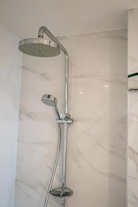 L19 Spacious Apt, Wi-Fi, Parking By Stylish Stays Brisbane